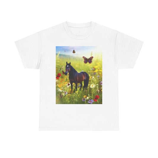 Camiseta unisex de algodón grueso inspirada en la naturaleza con diseño de caballo y mariposa