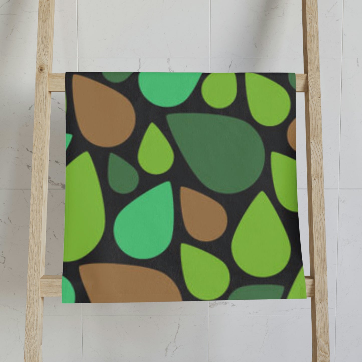 Serviette à main en forme de larmes vertes et brunes, d'une propreté irréprochable !