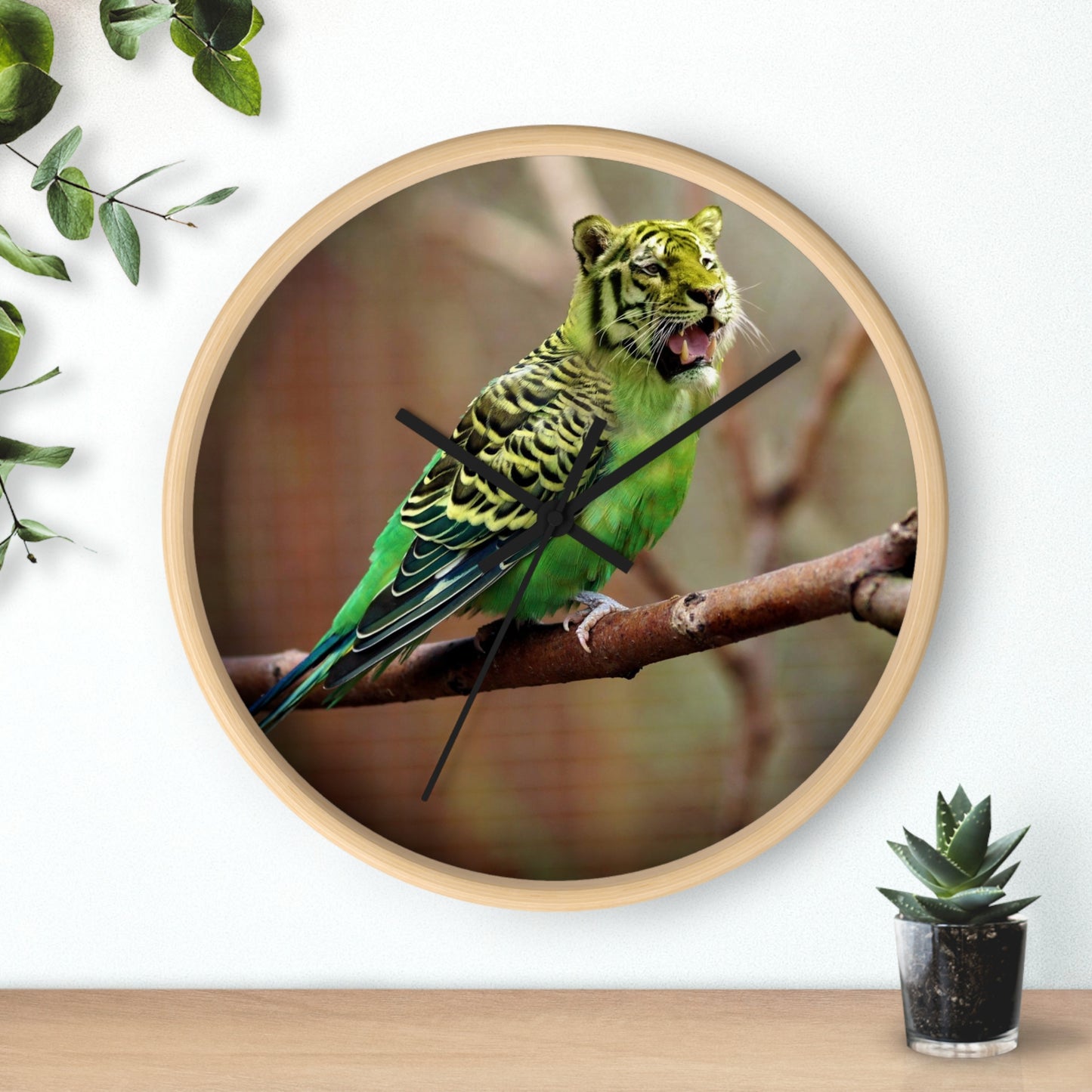 Wall clock Fierce looking Bird