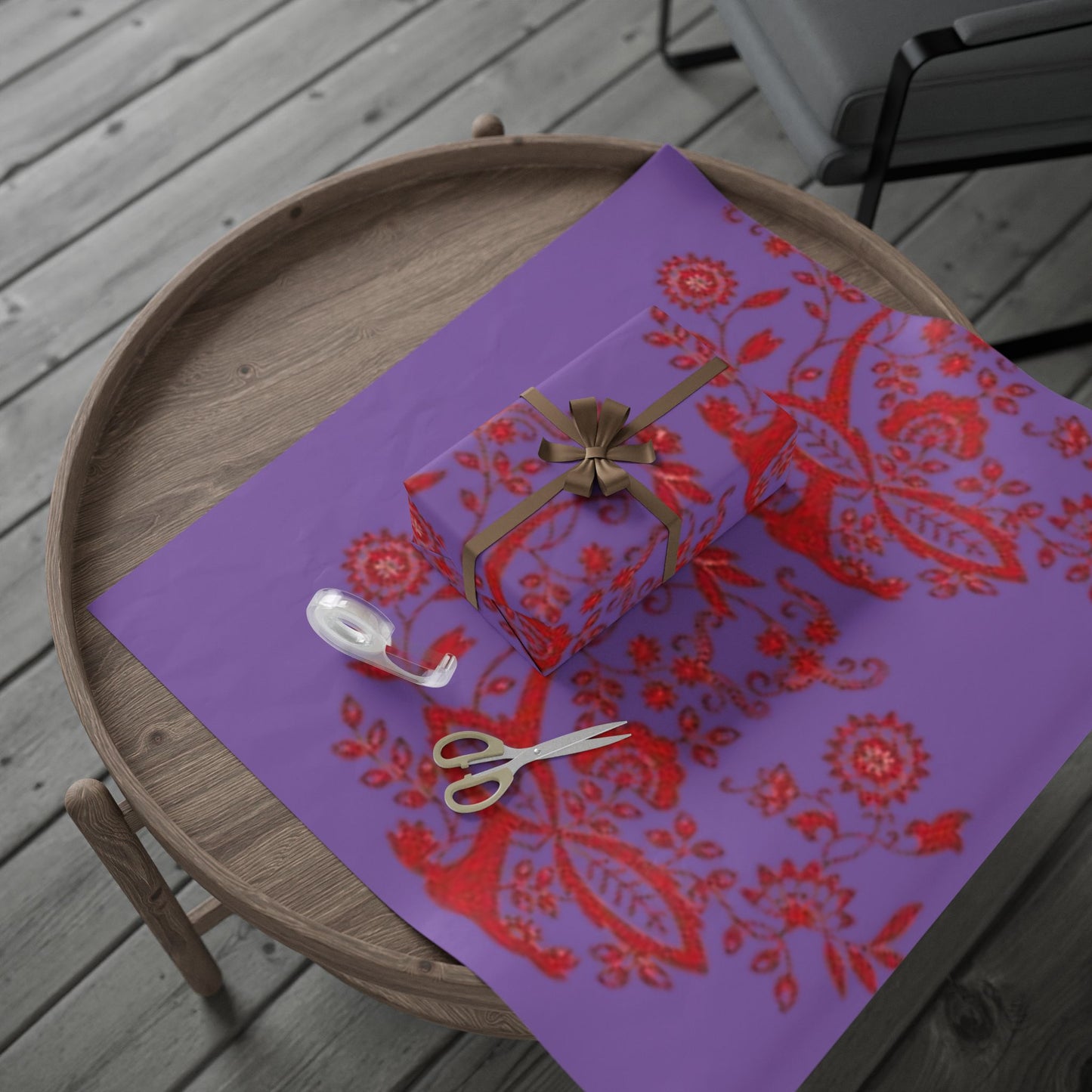Papier cadeau floral éclatant pour offrir | Motif violet et rouge | Idéal pour toutes les occasions