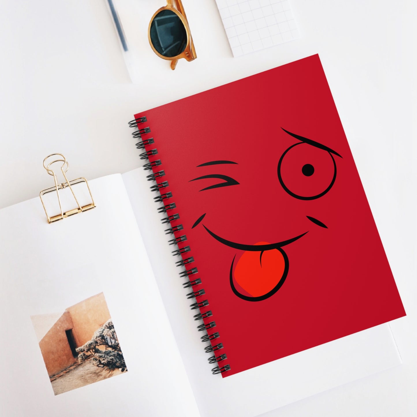 Cuaderno espiral con cara divertida, ideal para niños