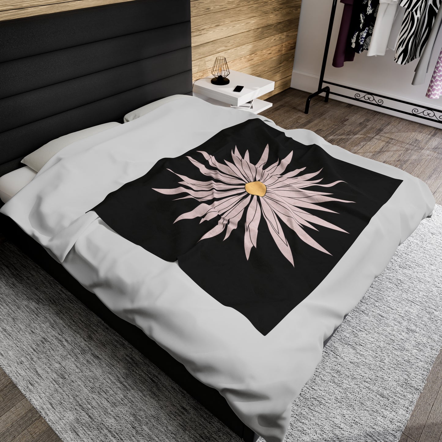 Manta de felpa de terciopelo con flores blancas grandes