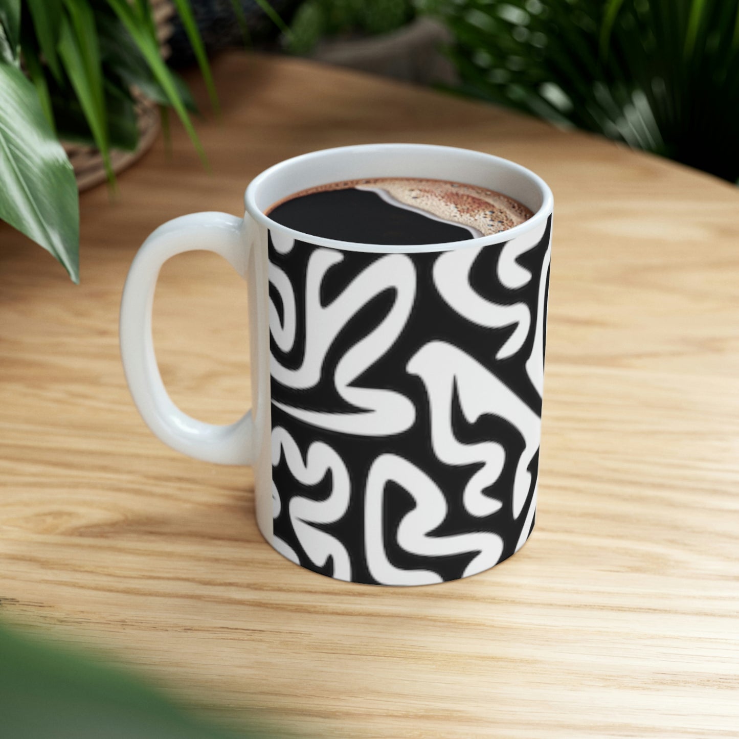 Taza de cerámica con diseño de laberinto en blanco y negro de 11 oz para leche, café, agua, cerveza y jugo