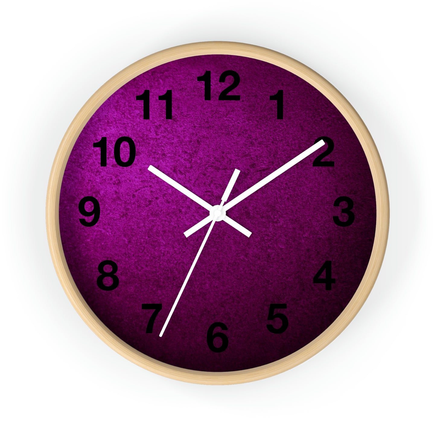L'horloge murale violet prune est fabuleuse dans la cuisine !