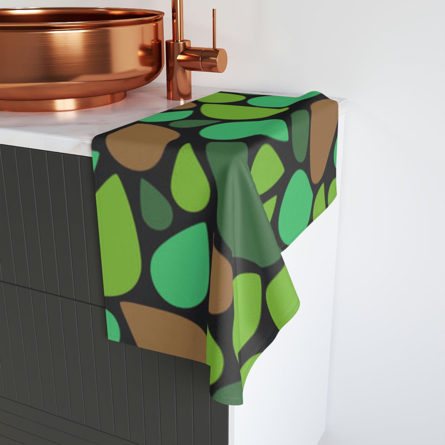 Serviette à main en forme de larmes vertes et brunes, d'une propreté irréprochable !